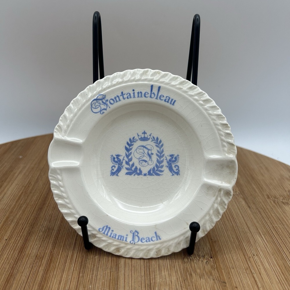 Vintage ceramic ashtray from the Fontainebleau Hotel in Miami Beach, Harkerware